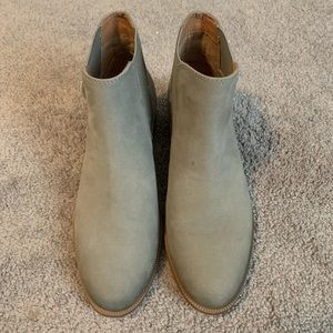 NWT Caslon bootie